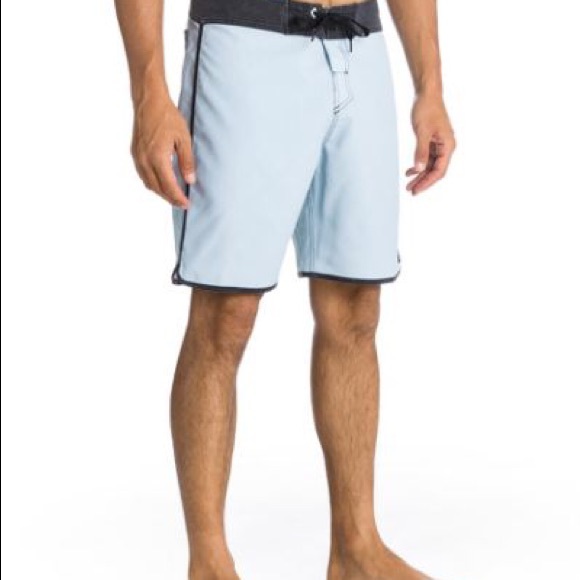 🆕 Quiksilver OG Scallop Solid Boardshorts - Picture 3 of 8